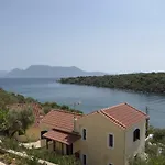 Апартаменты Elia Village